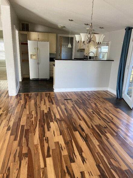 Building Photo - 102 Blackwood Ct