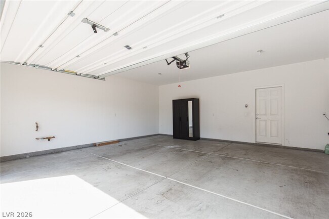 Building Photo - 8045 Skye Foxx St
