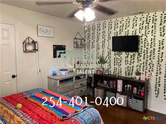 Building Photo - 602 Karey Dr