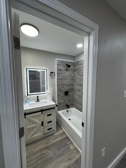 Building Photo - 1728 General Pershing St