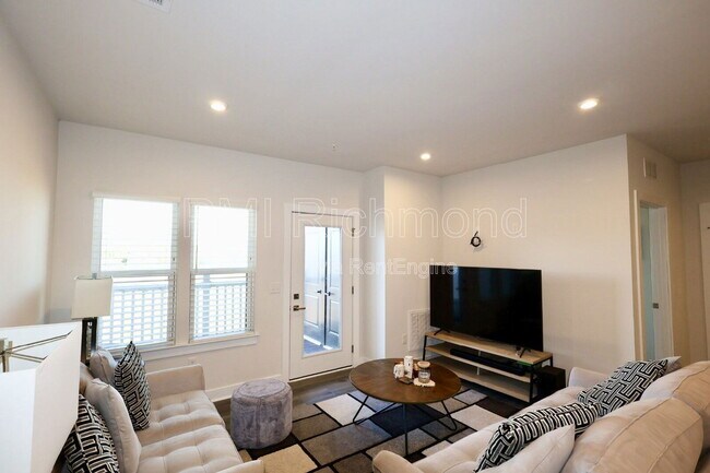 Building Photo - 3800 Maze Runner Dr