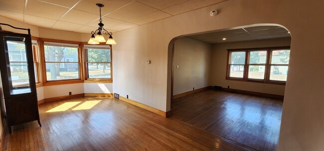 Building Photo - 703 Hopkins St