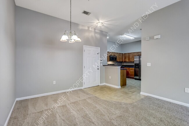 Building Photo - 3 Bed/2 Bath Ground Floor Apartment in Gat...