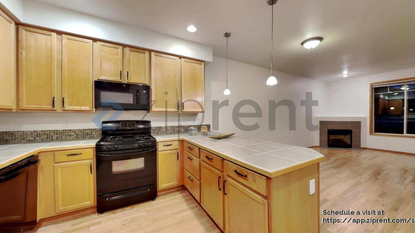 Building Photo - 12047 33rd Ave NE