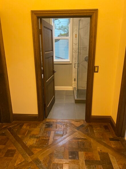 entrance to bathroom 1 - 2512 Laguna Vista Dr