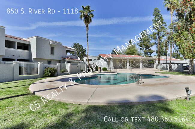Primary Photo - 850 S River Dr