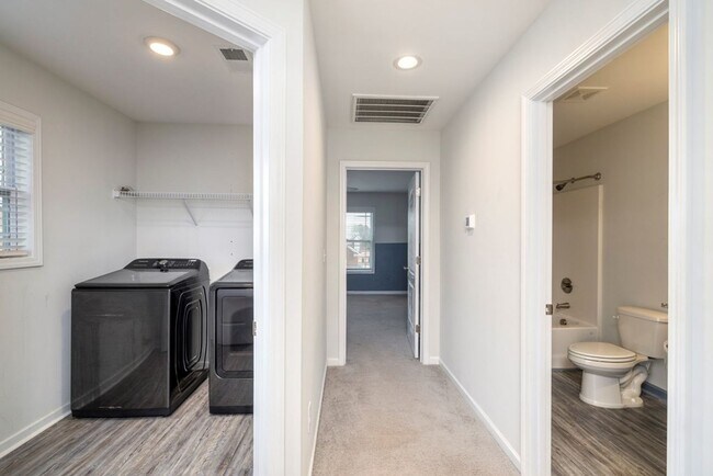 Building Photo - Beautiful home in popular Heritage Bay - F...