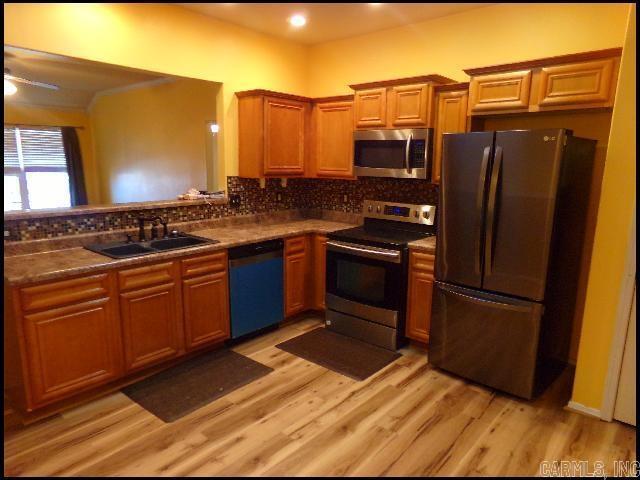 Building Photo - 909 Yarrow Dr