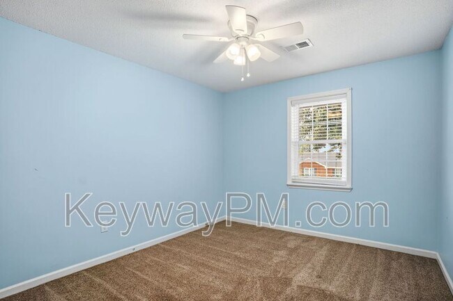 Building Photo - 3420 Linderwood Dr