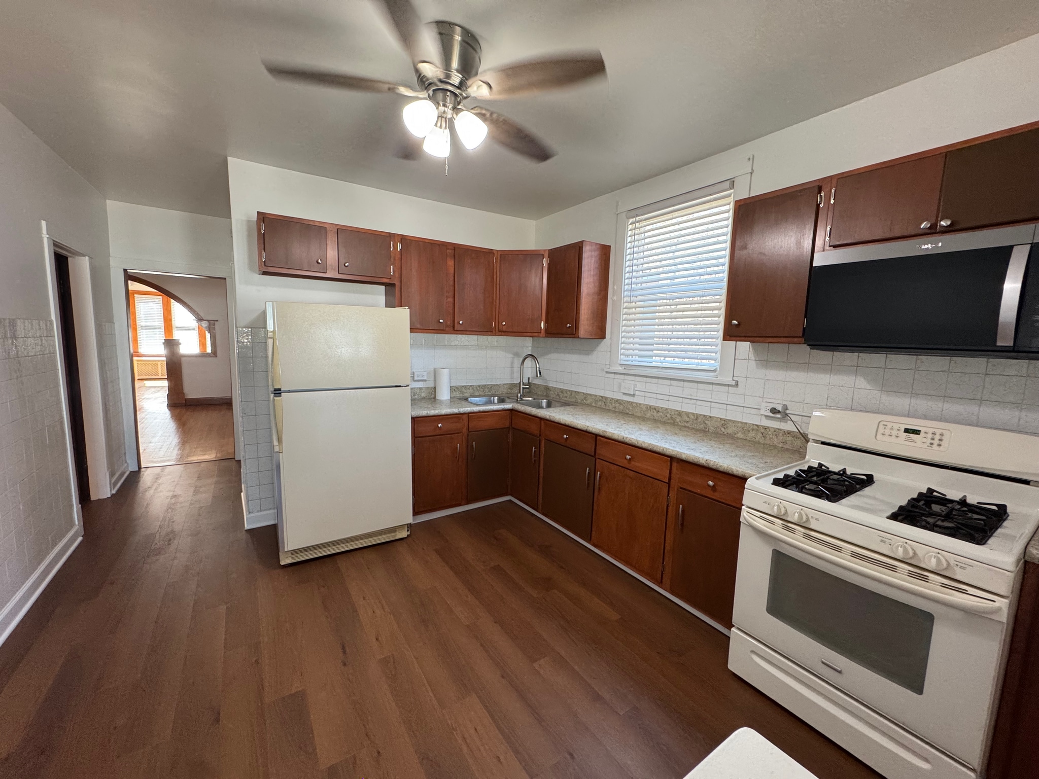 Kitchen - 2127 Highland Ave