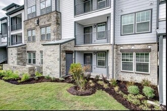 Building Photo - 15405 Long Vista Dr