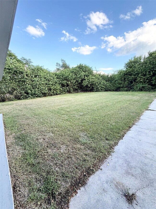 Building Photo - 801 Brodhag Dr