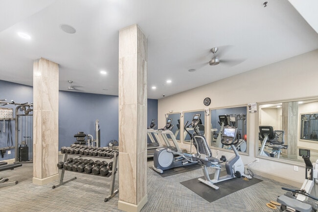 Building Photo - 901 Abernathy Rd NE