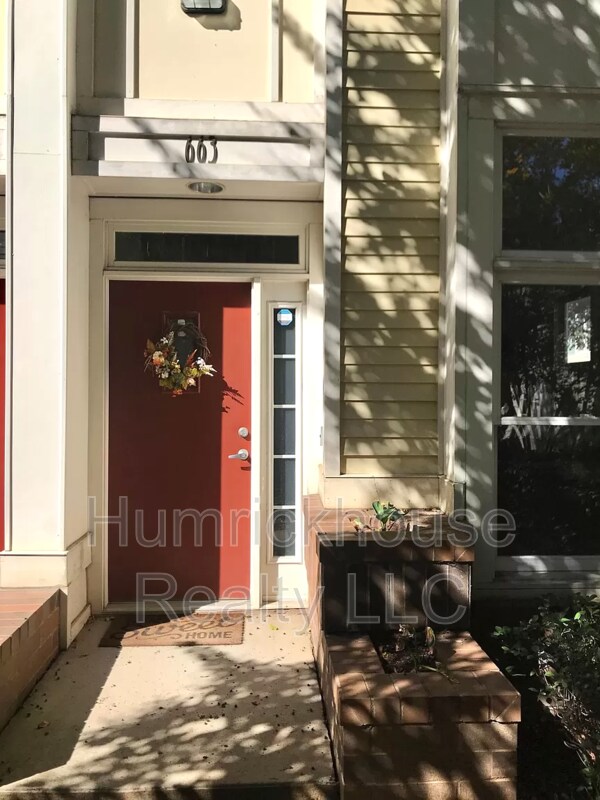 Building Photo - 663 N Alexander St