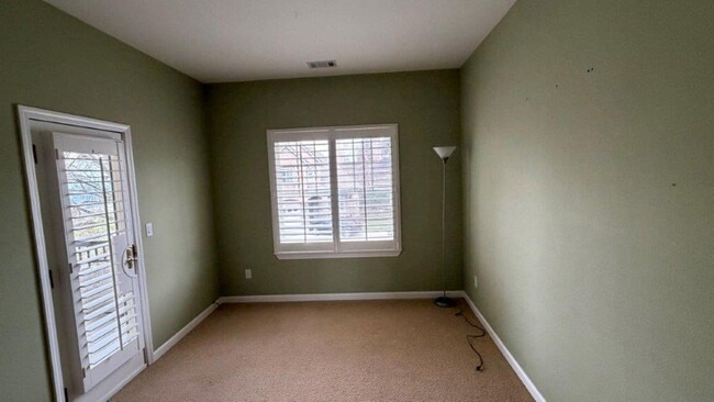 Building Photo - Concord! Beautiful Crystal Ranch home, 5 bedroom 3.5 baths, 3200 sq ft.