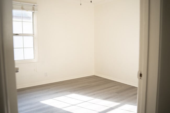 Building Photo - 4815 Hersholt Ave