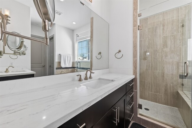 Building Photo - 1621 Rosewood St