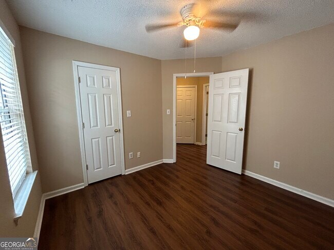 Building Photo - 413 Sherrels Ford