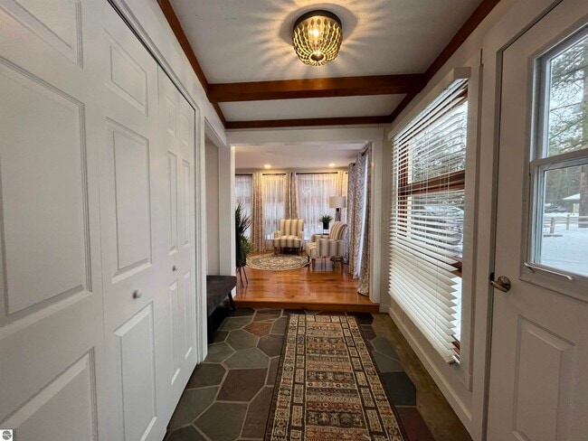 Building Photo - 3846 N Four Mile Rd