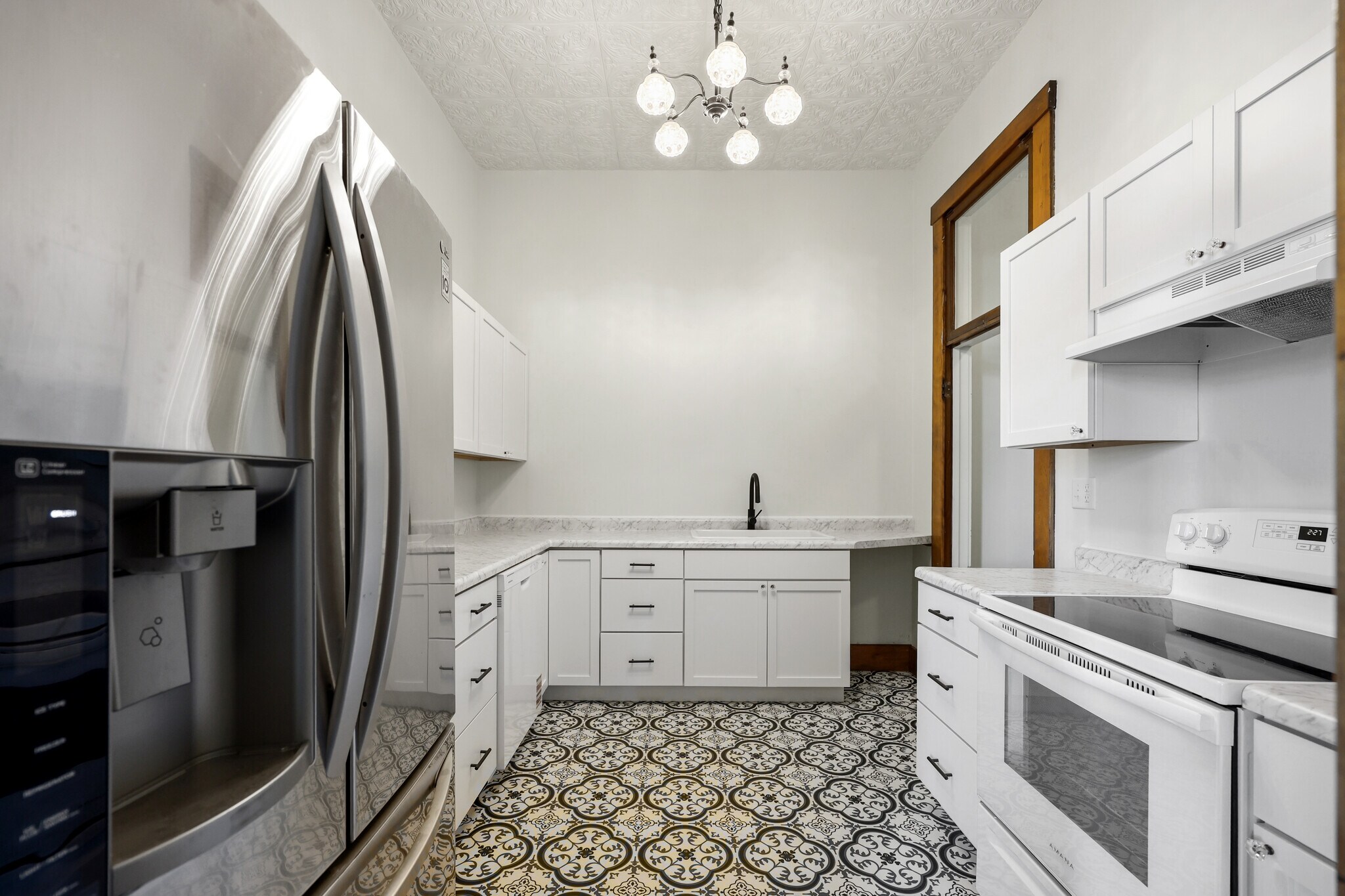 Building Photo - 217 N Sibley Ave