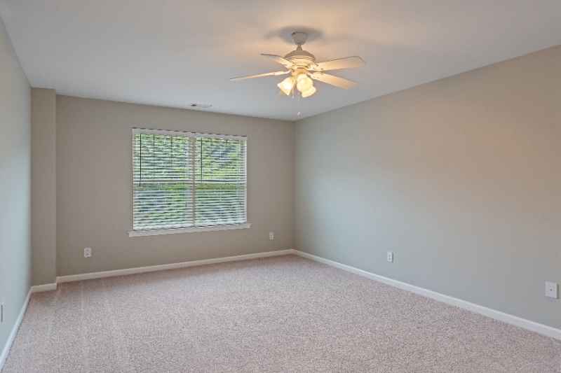 Building Photo - 145 Sunset Ln