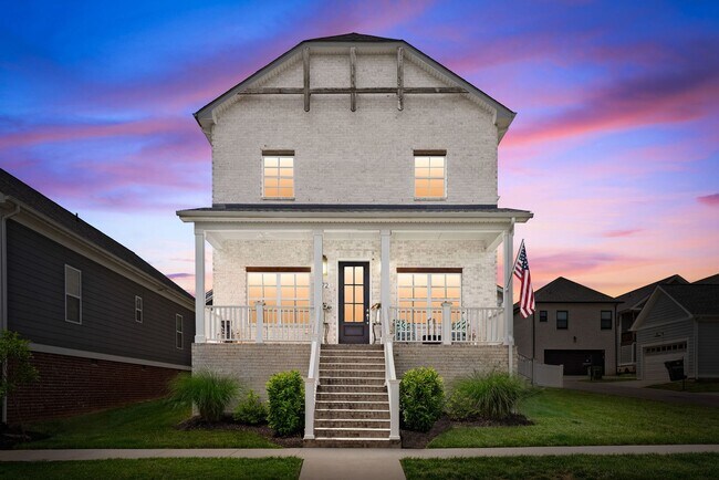 Building Photo - 372 Augusta Ave
