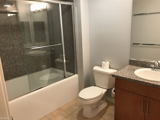 Building Photo - 1 br, 1 bath Condo - Atlas