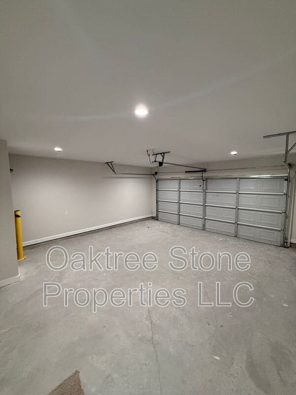 Building Photo - 1996 Main St NW