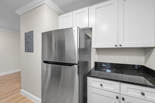 Building Photo - 22611 Mattingly St