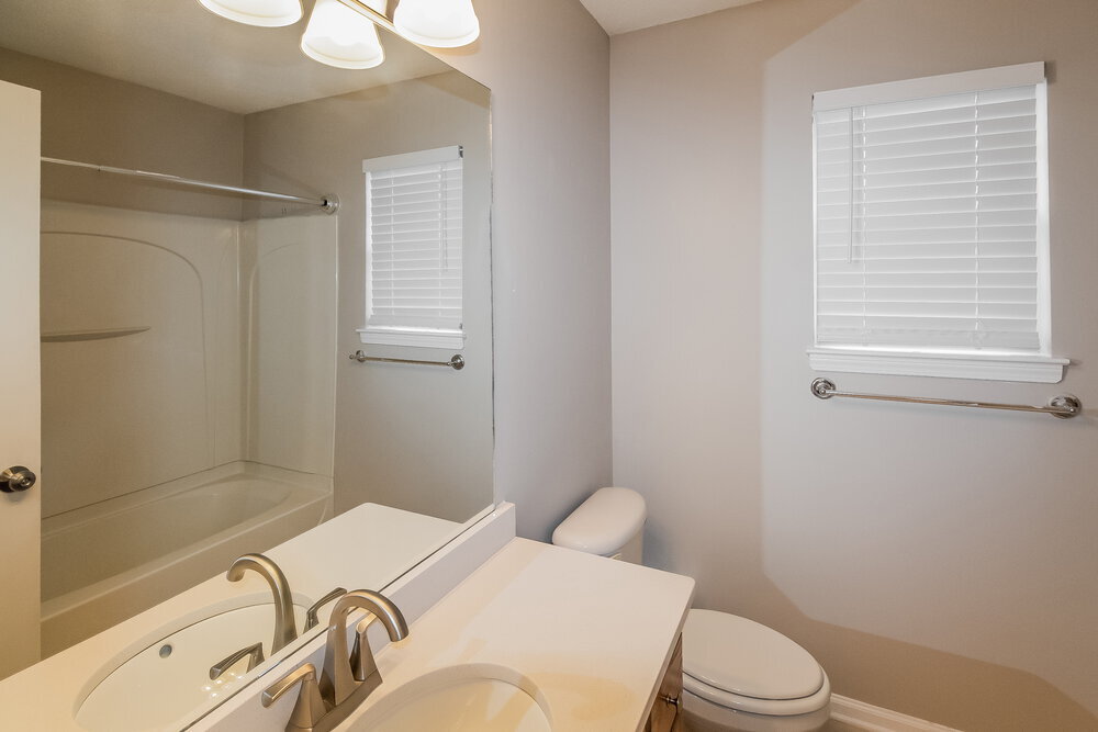 Building Photo - 4283 Ravenwood Park W