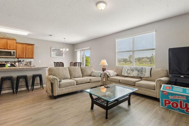 Building Photo - Spacious 5-Bedroom Home  – Prime Amelia Co...
