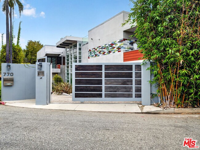 Building Photo - 770 Paseo Miramar
