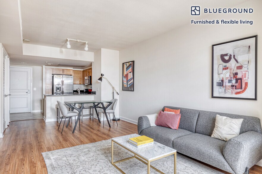 Building Photo - 550 14th Rd S