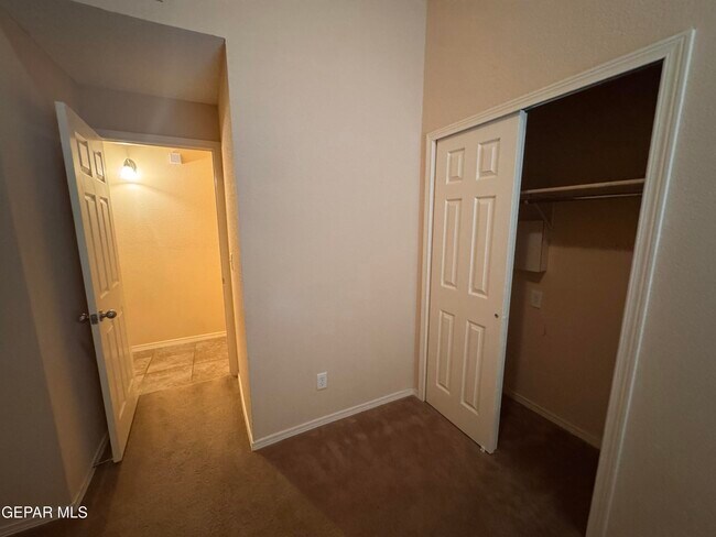 Building Photo - 6700 Hermoso Del Sol Dr