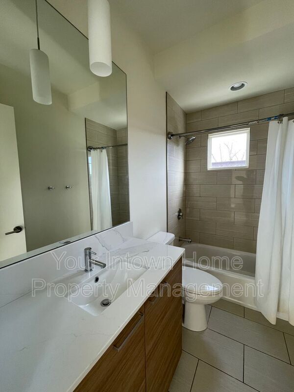 Building Photo - 504 Rankin St NE