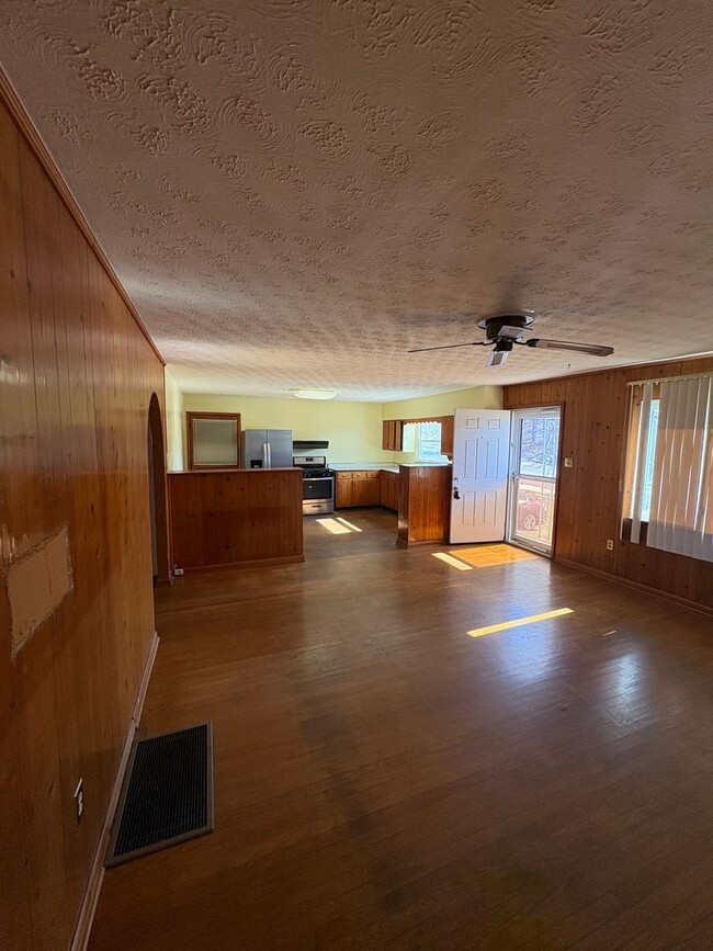 Building Photo - Two Bedroom Home in Corbin, KY