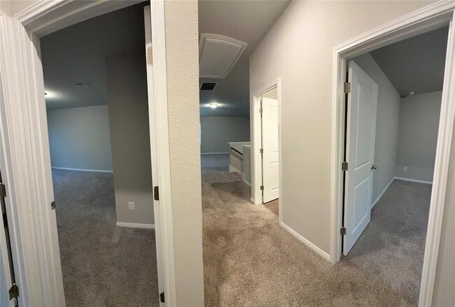 Building Photo - 104 Osier Pass