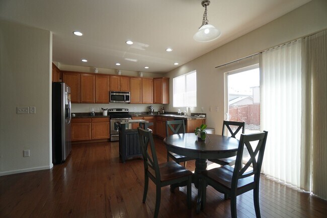 Building Photo - 9690 Beryl Dr