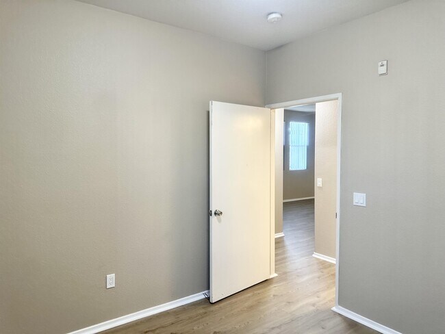 Building Photo - 1710 Paseo Aurora