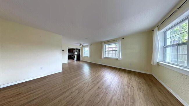 Building Photo - 4041 67th Ave N