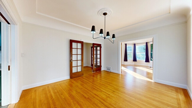 Building Photo - 285 Bartlett St