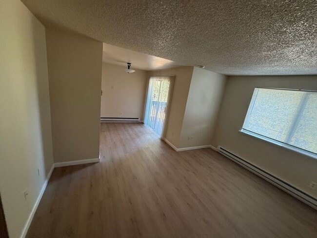 Building Photo - Very nice 2 bedroom 1 bath 4-plex unit in ...