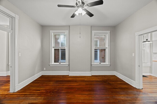 Building Photo - Extremely Spacious and Bright 2-Bedroom Apartment on Cherokee Street
