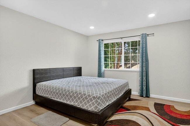 Building Photo - 4226 Comet Cir