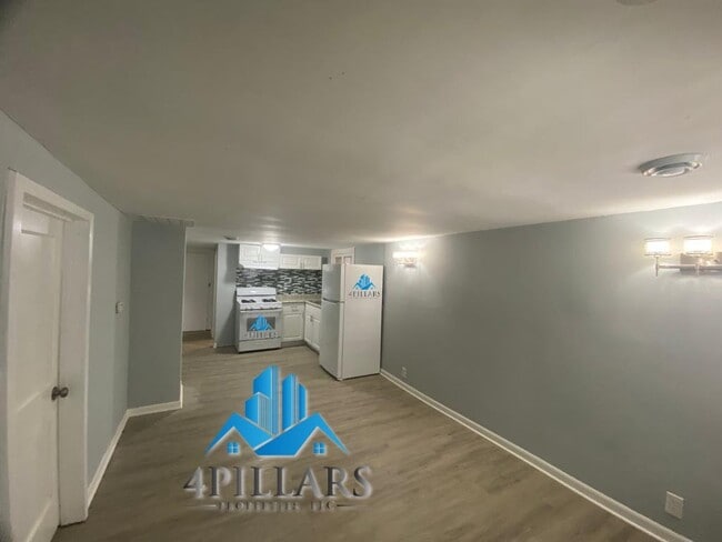 Building Photo - Charming 2 Bedroom, 1 Bath Apartment for Rent