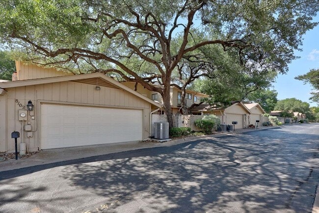 Building Photo - 8102 East Ct