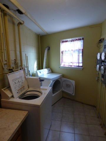 Building Photo - 7019 W Medill Ave