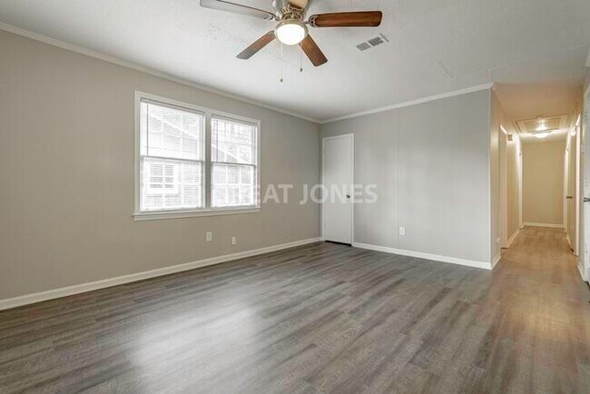 Building Photo - 1209 Hemlock St