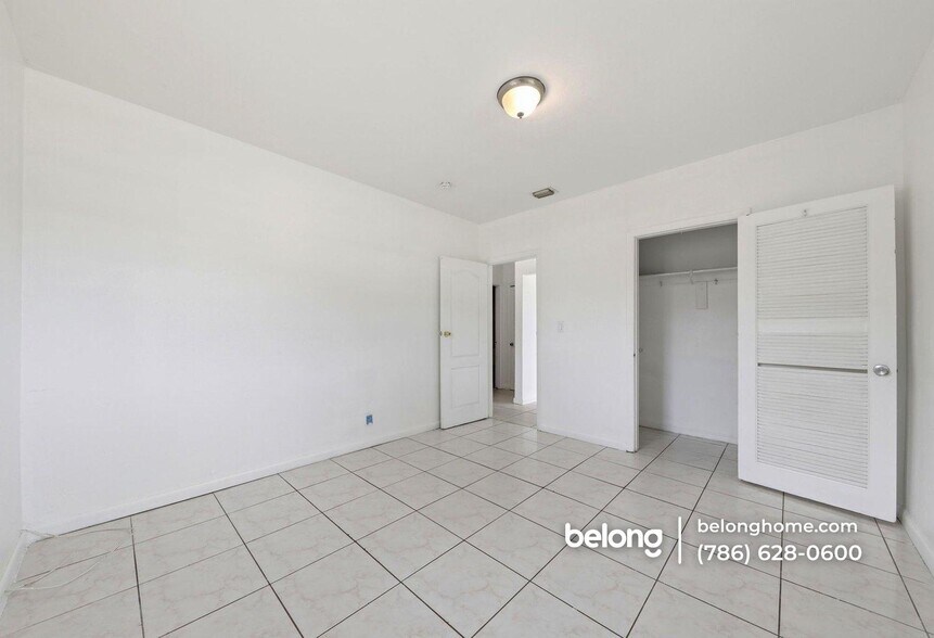 Building Photo - 280 Seaman Ave