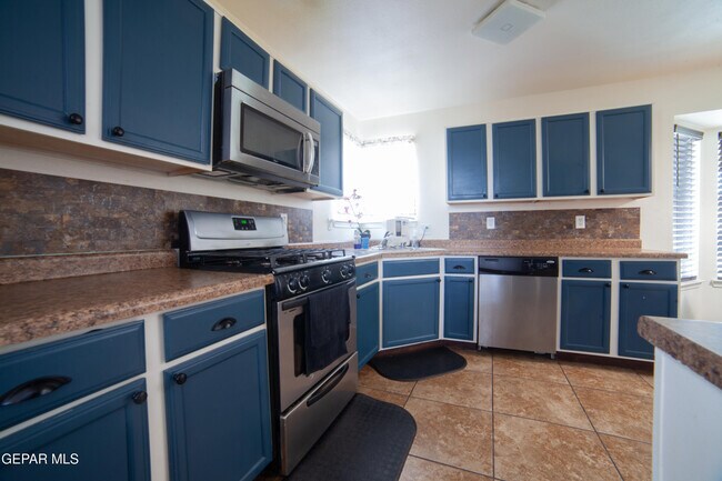 Building Photo - 13260 Emerald Creek Dr